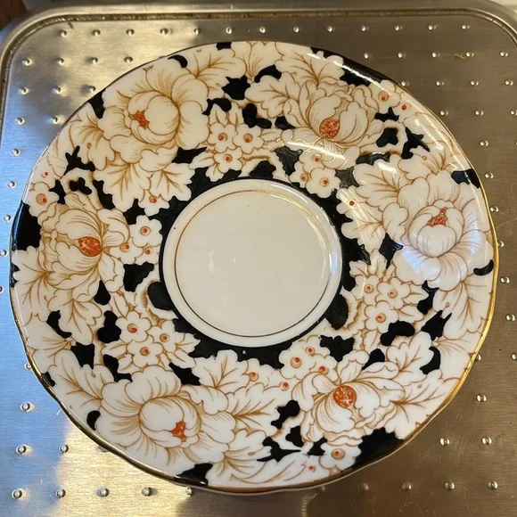 Victoria C & E bone china Peony hand painted tea cup & saucer - Picture 5 of 8